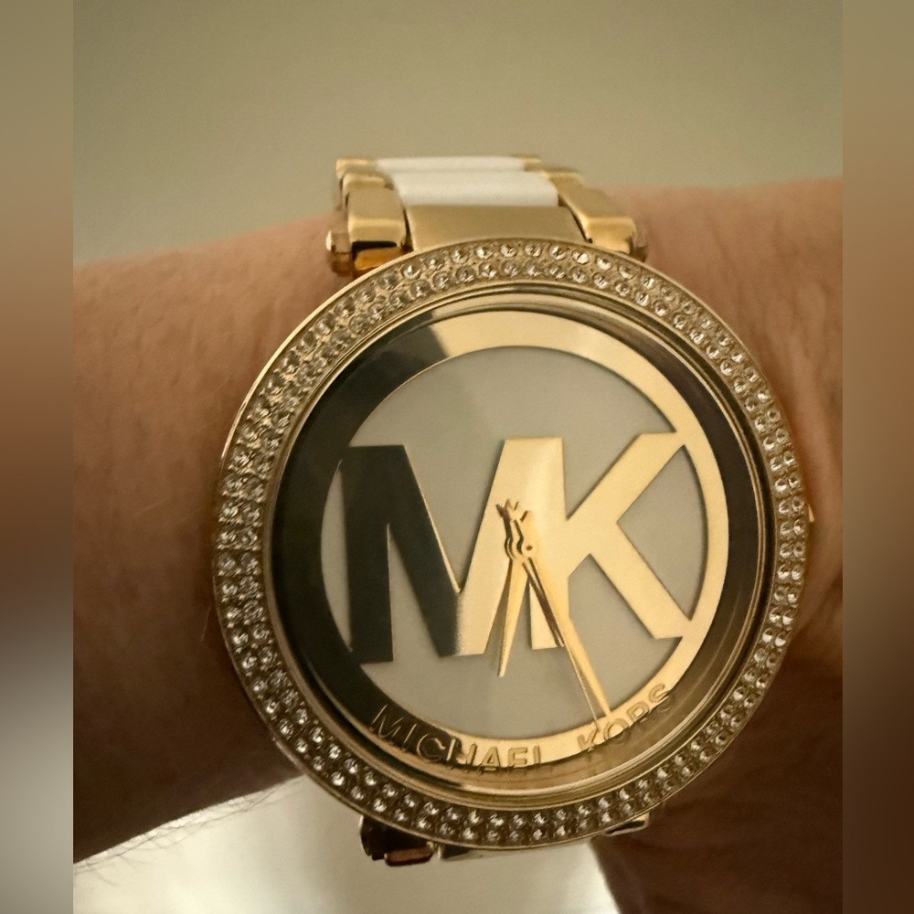 Michael Kors Gold and White Crystal Watch - Picture 4 of 7